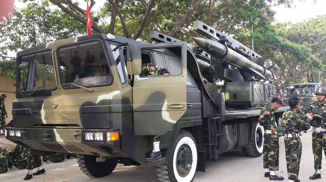 树上长95步枪，地里捡子弹？果敢同盟军的武器装备到底从哪来？