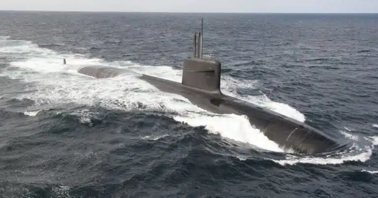 该国首射新型潜射洲际导弹，为何全球高度关注