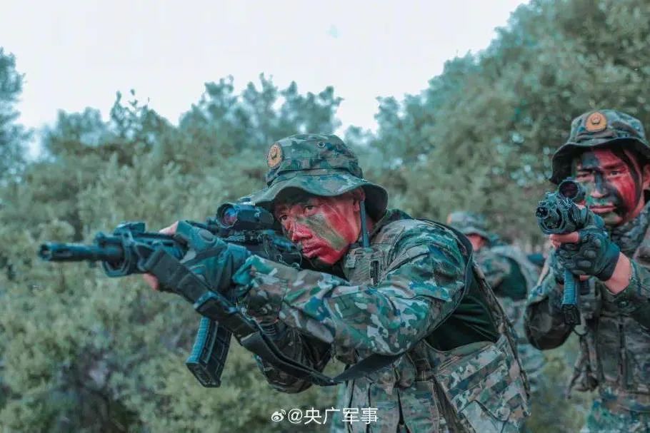 还没结束！针对缅甸局势，中国解放军边境军演开启！网友：还要演练“火力打击”？