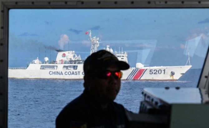 破船即将沉没，美国被曝帮菲律宾插手仁爱礁，中国态度明确