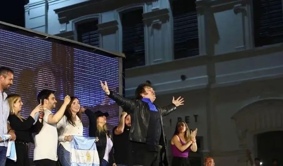 放弃马岛主权，中止加入金砖国家，阿根廷怎么变天了？