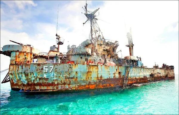 仁爱礁这艘破船，美国要帮菲律宾修补？是谁的主意？
