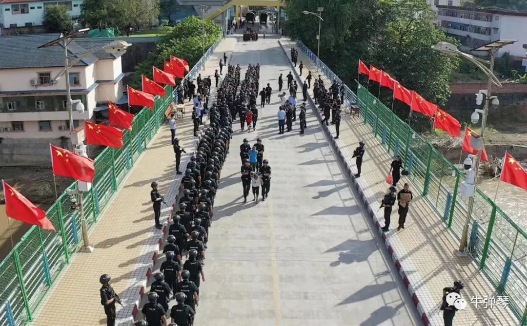 大快人心事，十份通缉令！