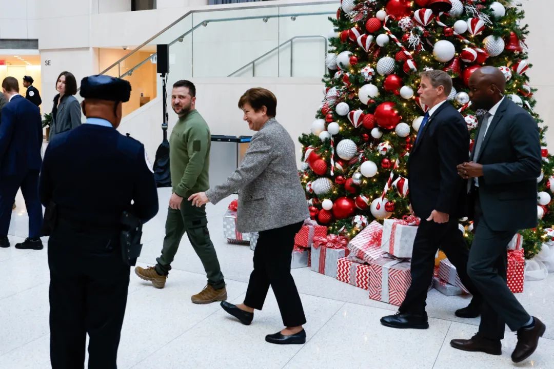 从“小甜甜”到“牛夫人”？泽连斯基此番欧美行尽显西方“乌克兰疲劳”