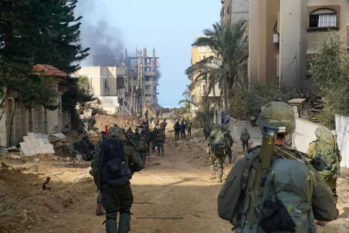 密集空袭、坦克突入……加沙南部战火熊熊