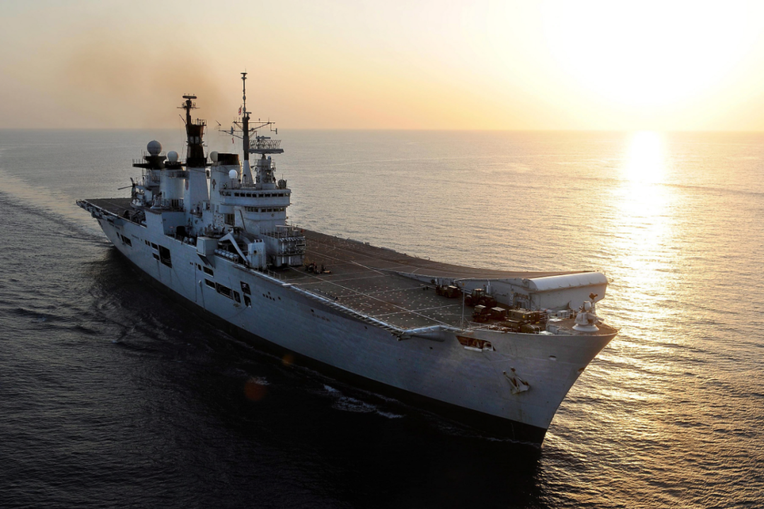 不堪大任！印度海军第二艘国产航母排水量仅4.5万吨，难以实现其大国梦想？