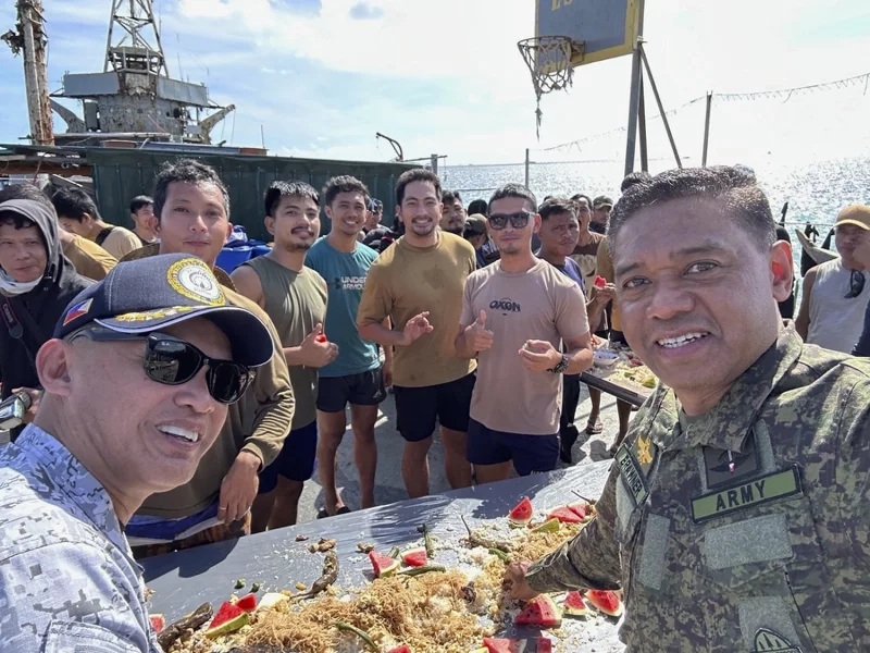 海警封锁之下，为什么菲律宾参谋长能登上仁爱礁？