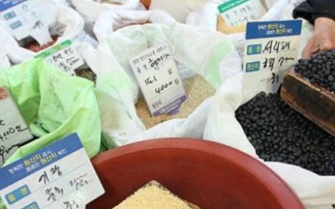 暴富新路子，坐飞机向韩国运大米