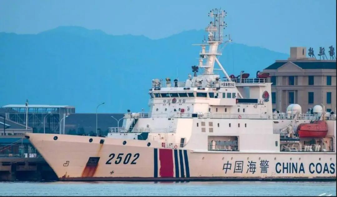 突发！中国海警向菲船“开炮”，神秘的声波武器，搞疯了菲船员