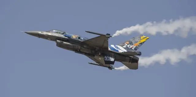 突发！美军F-16战机在黄海坠毁，飞行员获救