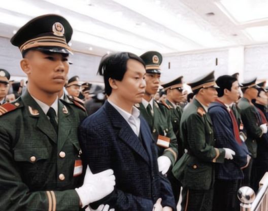 一部手机，一条人命！知名网红在非洲遇害，看得我瑟瑟发抖……