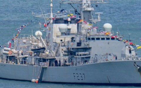 英国海军都这样了，还要来南海丢人吗？