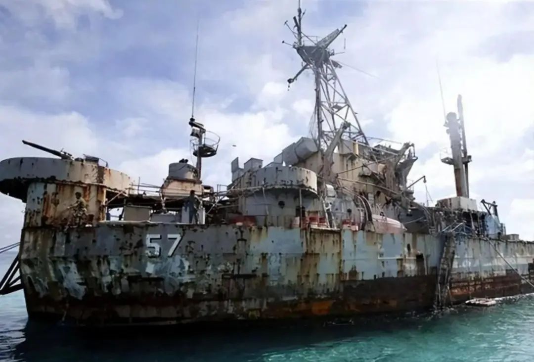 菲律宾赖着不走，仁爱礁破船又嚣张起来，小马科斯要向中国摊牌