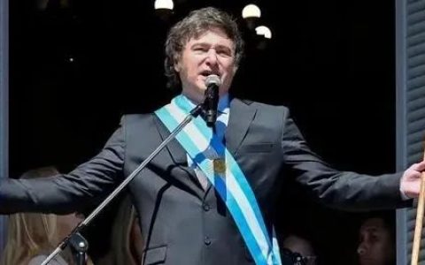 拒绝金砖，得罪中国，大卖国有资产，美国又培养个炮灰国家！