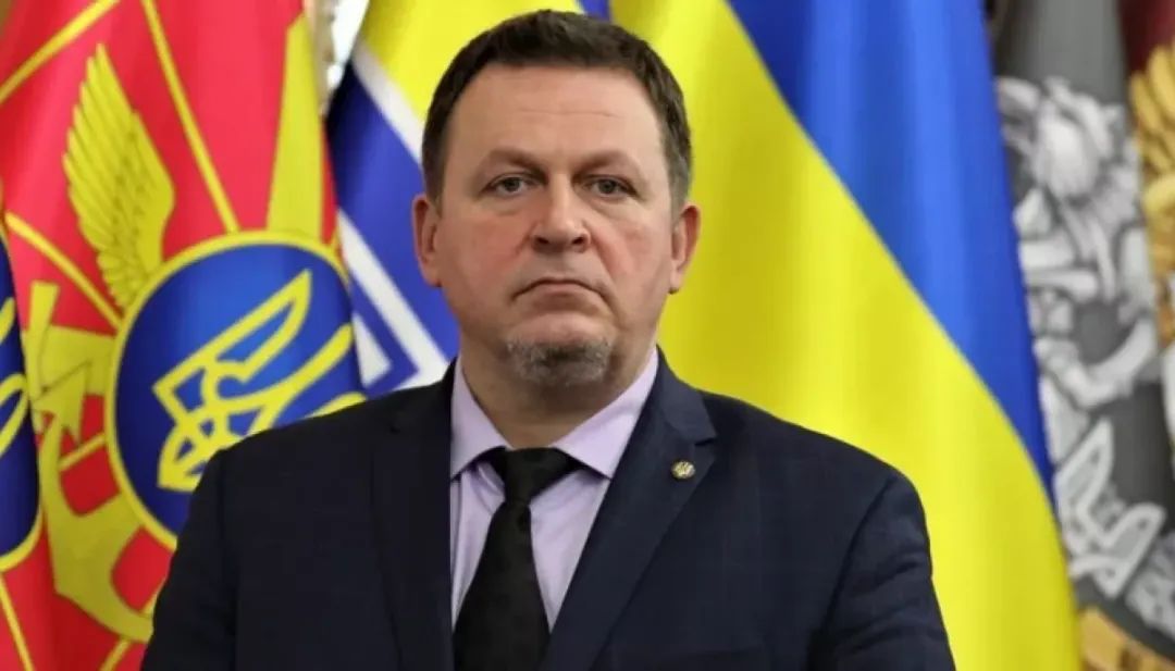 前方吃紧，后方紧吃！乌军15亿急购炮弹，国防部与中介贪污4千万油水