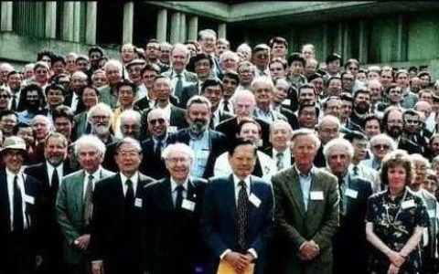 你还在刷霍金的“性奴岛”丑闻么？