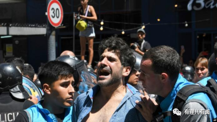 米莱：傲退“金砖群”，乞叩“西方门”