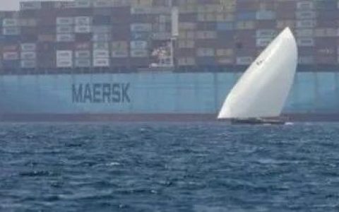 遇袭交火！“所有人都盯着马士基这次停航多久”