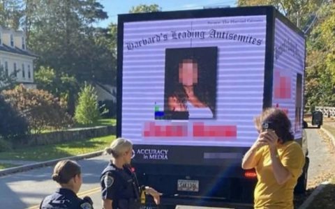 沉默即反犹，反犹即仇恨