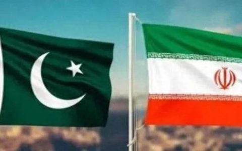 互相轰炸对方领土后，伊朗和巴基斯坦在两天内握手言和