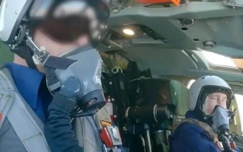 普京亲自试飞白天鹅Tu-160M，拜登骂普京是疯狂的“SOB”！