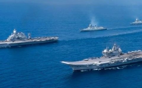 首次！印度双航母出现在这里！