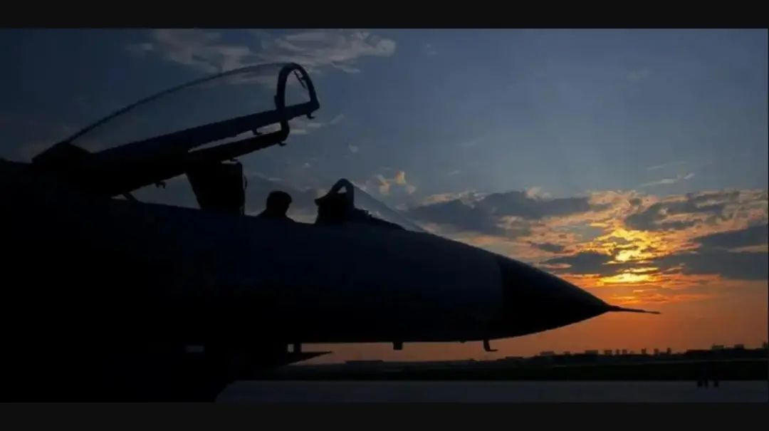 振翅长空、傲视苍穹！歼-10战机首飞26周年，已经列装600多架