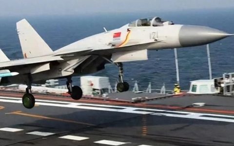 歼-15D电子战机来了，央视正式官宣，中国航母将进入攻势作战时代
