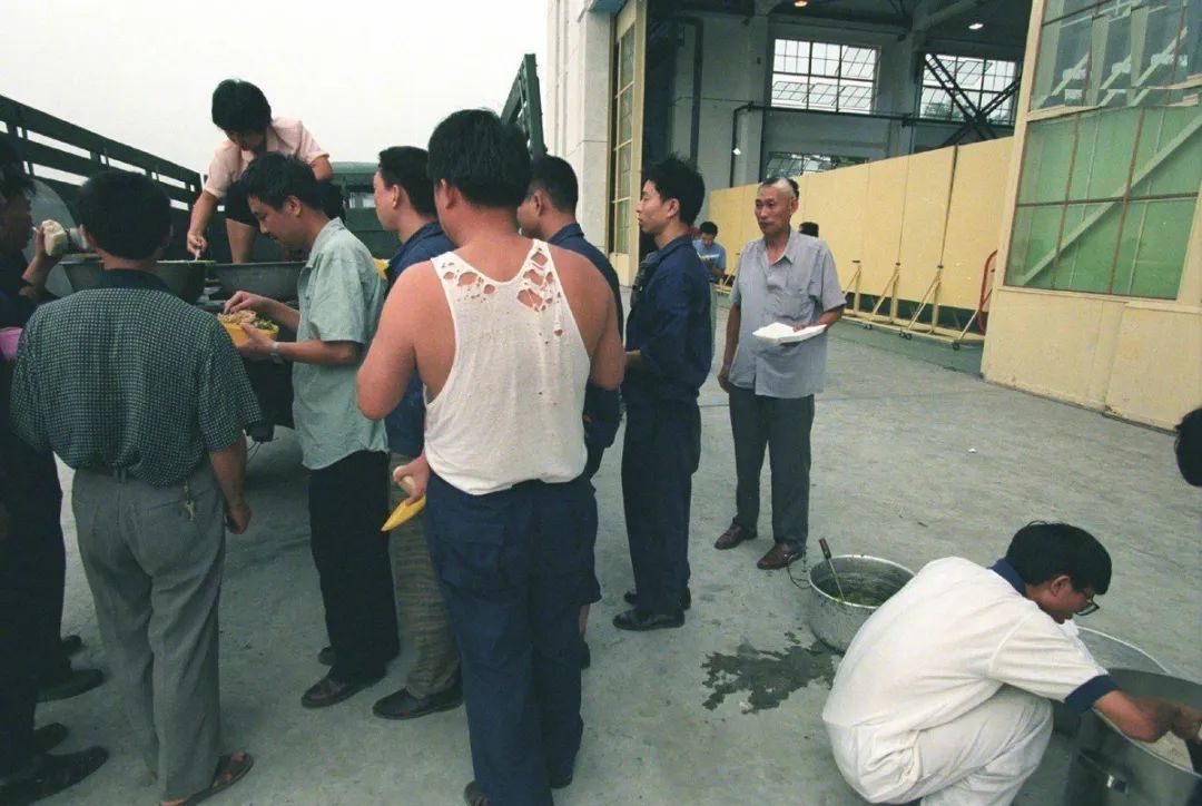 振翅长空、傲视苍穹！歼-10战机首飞26周年，已经列装600多架