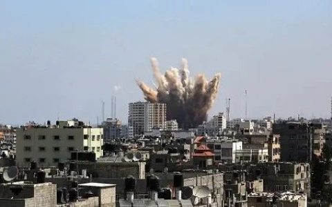 刚刚，史诗级的分裂，终于上场