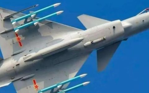 振翅长空、傲视苍穹！歼-10战机首飞26周年，已经列装600多架