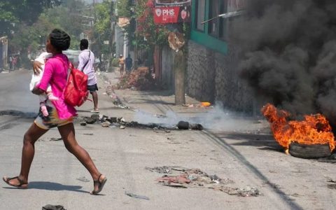 总理被赶下台，这个国家已被黑帮占领