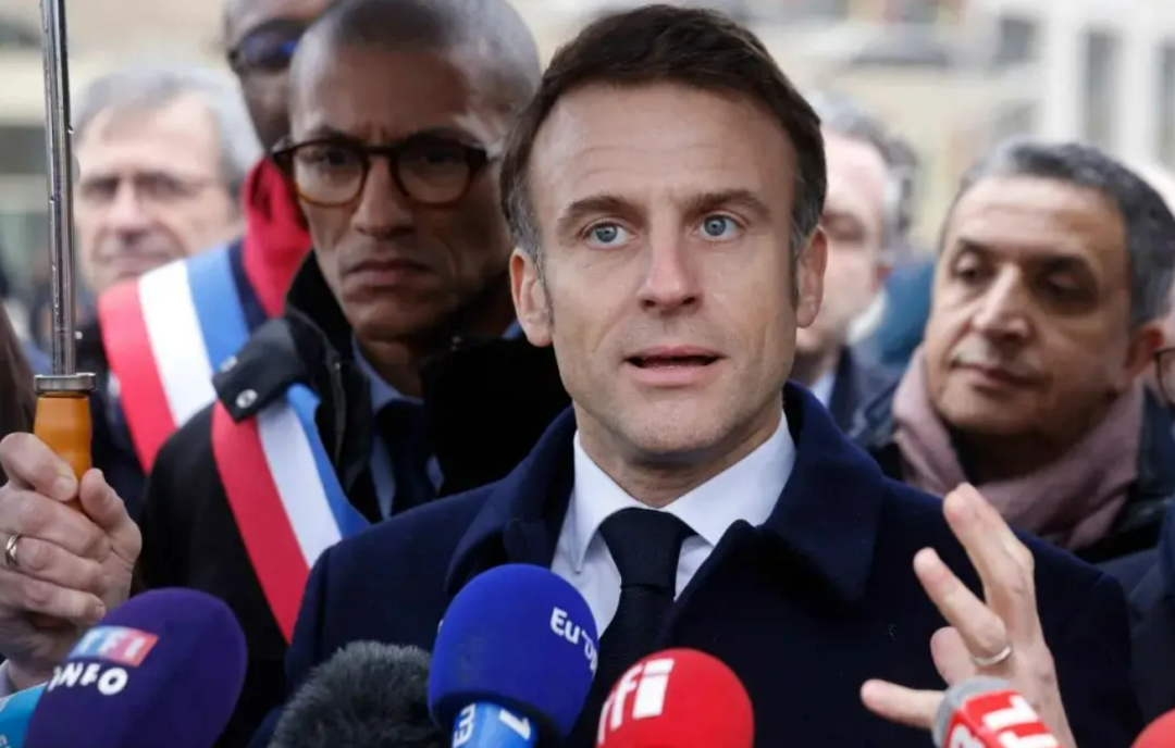 法国俄罗斯合谋，摘美国桃子！