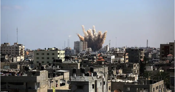 刚刚，史诗级的分裂，终于上场