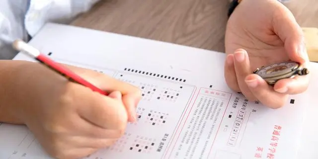 到边远地区投资，子女可当地高考，公平么？