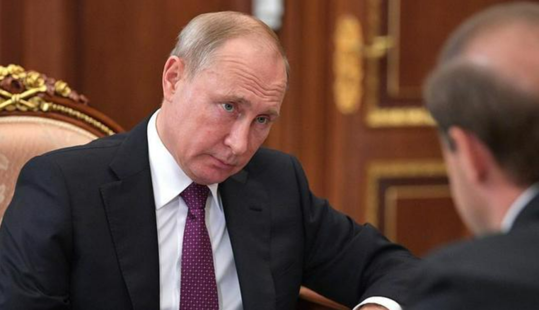 法国俄罗斯合谋，摘美国桃子！