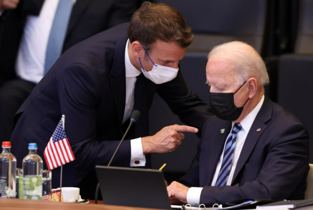 法国俄罗斯合谋，摘美国桃子！