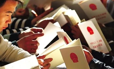 部分员工遣散费太低，得加钱，美国资本家还是太善良了！