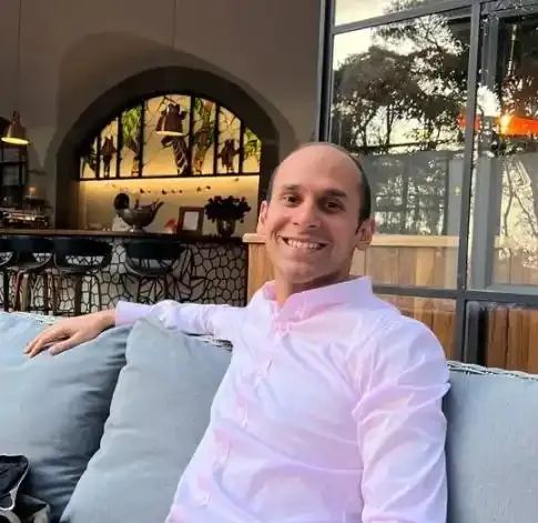 鸿门宴、越狱、捏软柿子... 非洲第一大经济体上演大戏！