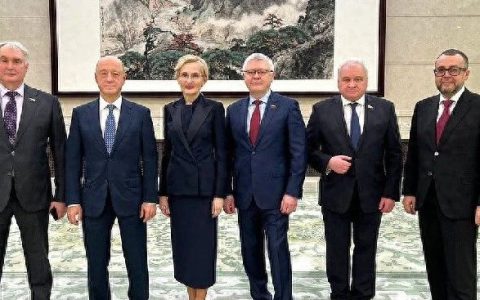 莫斯科恐袭案幕后黑手公布后，普京派特使来华，美英坐不住了