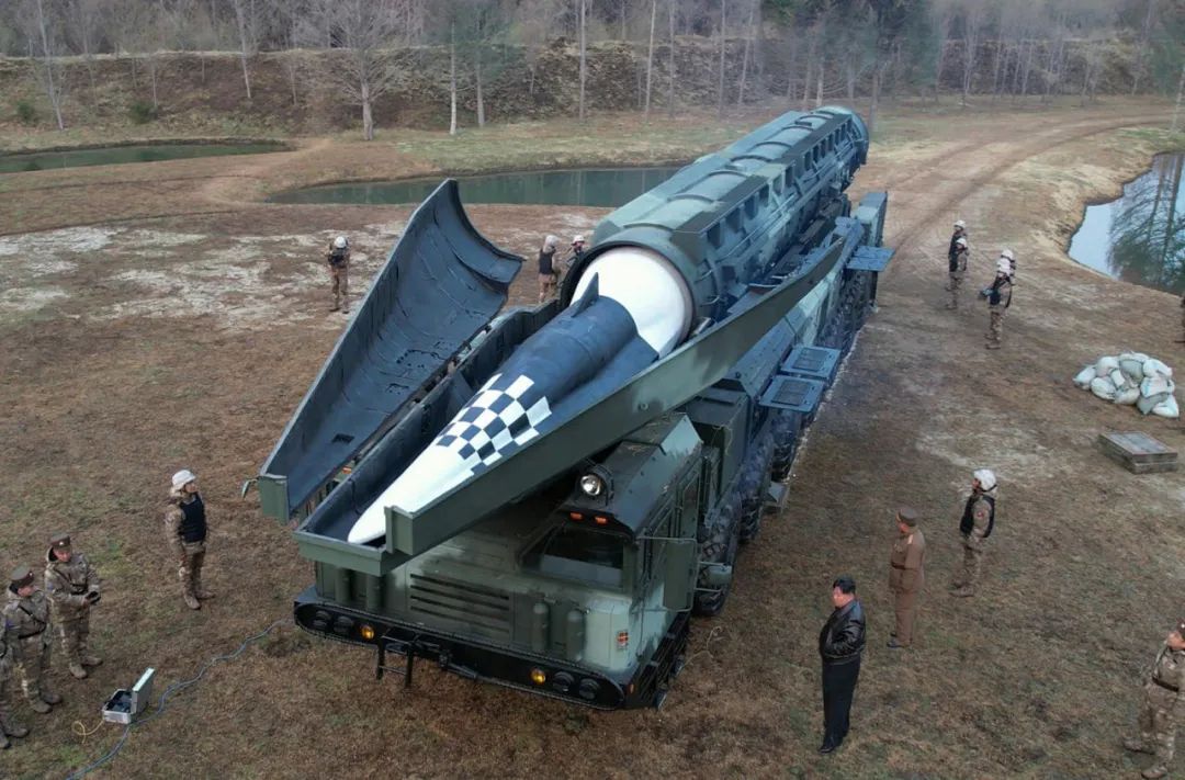 目瞪口呆！朝鲜成功试射火星-16B，金将军的高超音速飞行器达到什么境界了？