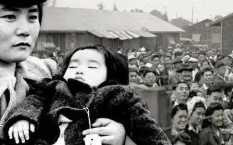 美国大片里杀了个美国人，海外高华集体心灵崩溃