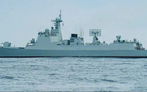 中方已做最坏打算！052D神盾舰坐镇黄岩岛，默默地等美菲开第一枪
