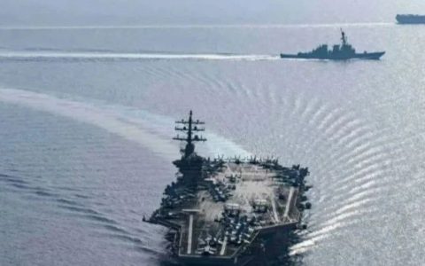 艾森豪威尔号趁夜偷跑，胡塞一战封神！