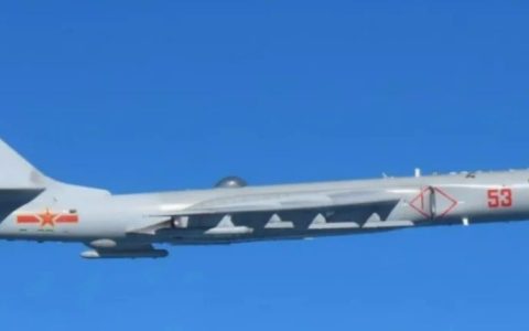 美对中俄轰炸机过激反应的背后，有这个算计