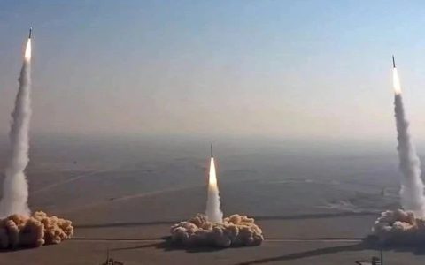 刚刚，摔杯为号，决战在即！