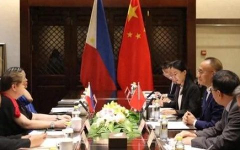 来谈判，还是来找事？菲专机落地北京，一个细节令中方恼火