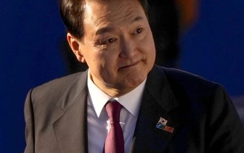 韩国杀疯了！形势逆转！尹锡悦居然还能翻盘？