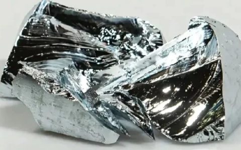 笑死了！居然有这么多人给美国找铝产能！大家看看电解铝产能，中国只占了全世界电解铝产能的60%不到，但却提供了95%的镓，为什么？