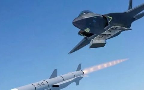 特朗普刚上任，突然收到坏消息：解放军不按常理出牌，一招废掉B-21